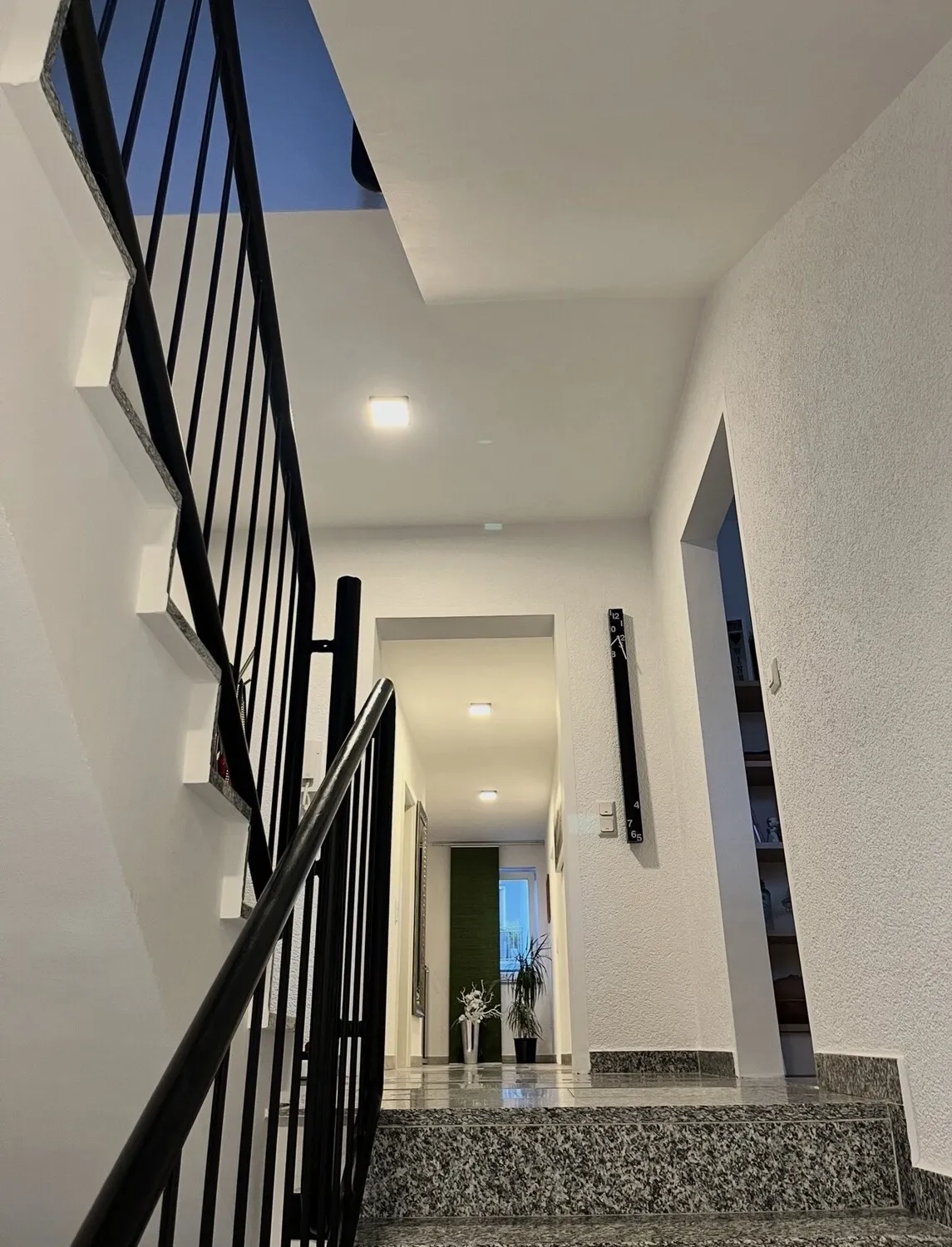 Waldbrunn. Repräsentatives Wohnen mit viel Platz für Familie und Arbeiten.