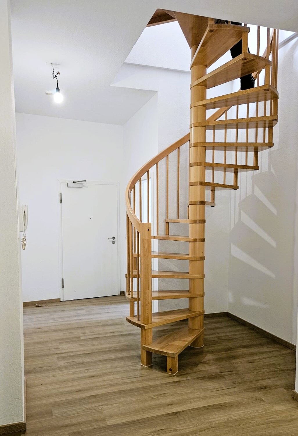 Modernisierte Wohnung mit neuer Einbauküche - Nähe Limburg in Steeden