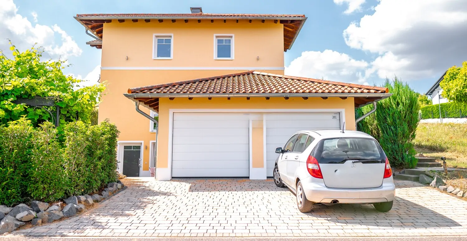 Wunderschöne Villa für Ihre Familie in zentraler ruhiger Wohnlage.