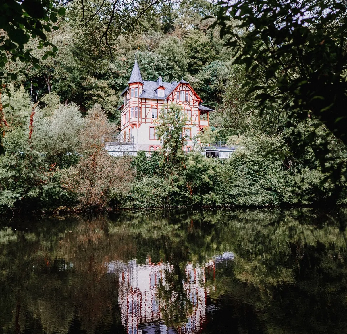 Traumhaftes Wohnen in einer wunderschönen Stadtvilla in ruhiger Lage von Weilburg.