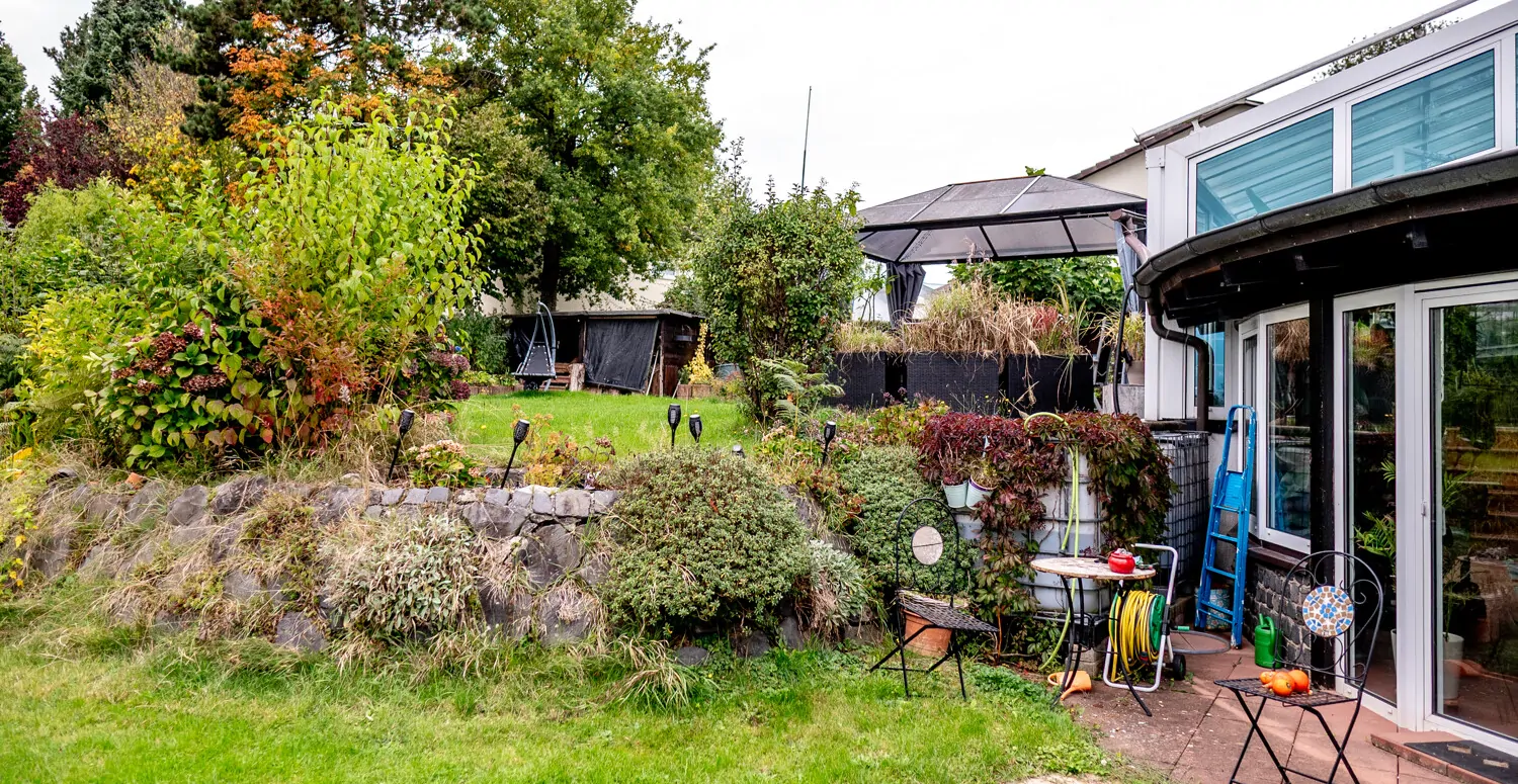 Großzügiges Einfamilienhaus mit Einliegerwohnung - Nähe Limburg - in Waldernbach.