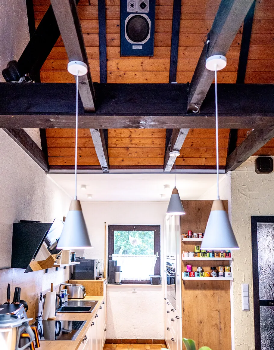 Großzügiges Einfamilienhaus mit Einliegerwohnung - Nähe Limburg - in Waldernbach.