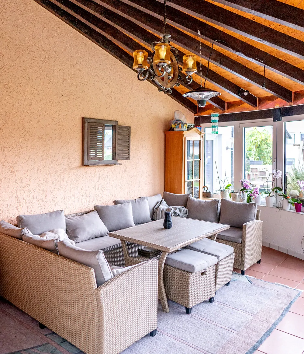 Großzügiges Einfamilienhaus mit Einliegerwohnung - Nähe Limburg - in Waldernbach.