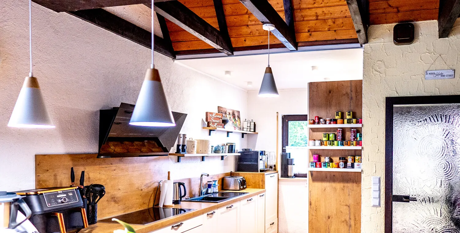 Großzügiges Einfamilienhaus mit Einliegerwohnung - Nähe Limburg - in Waldernbach.