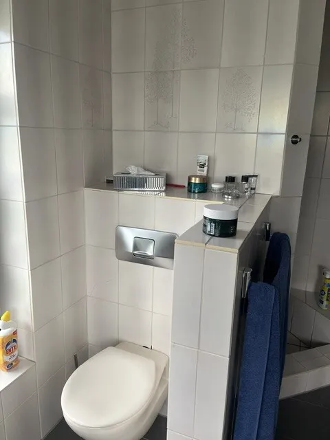 Individuelles EFH in Hadamar Nähe Limburg mit separatem Büro oder Einliegerwohnung.