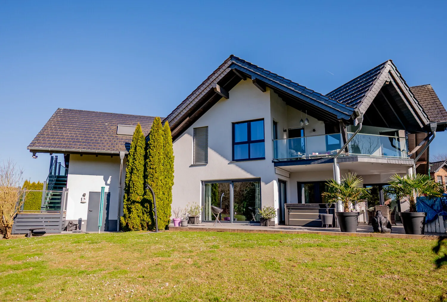 Neuwertiges EFH in idyllischer und ruhiger Wohnlage - Nähe Limburg