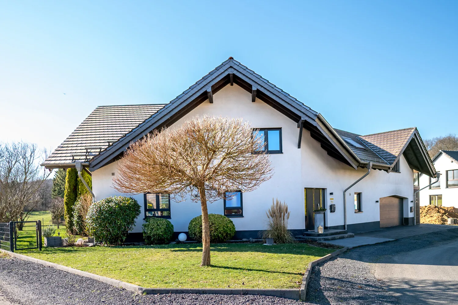 Neuwertiges EFH in idyllischer und ruhiger Wohnlage - Nähe Limburg