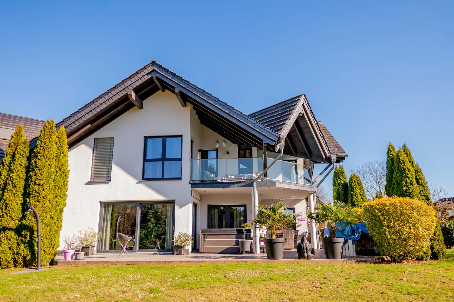 Neuwertiges EFH in idyllischer und ruhiger Wohnlage - Nähe Limburg