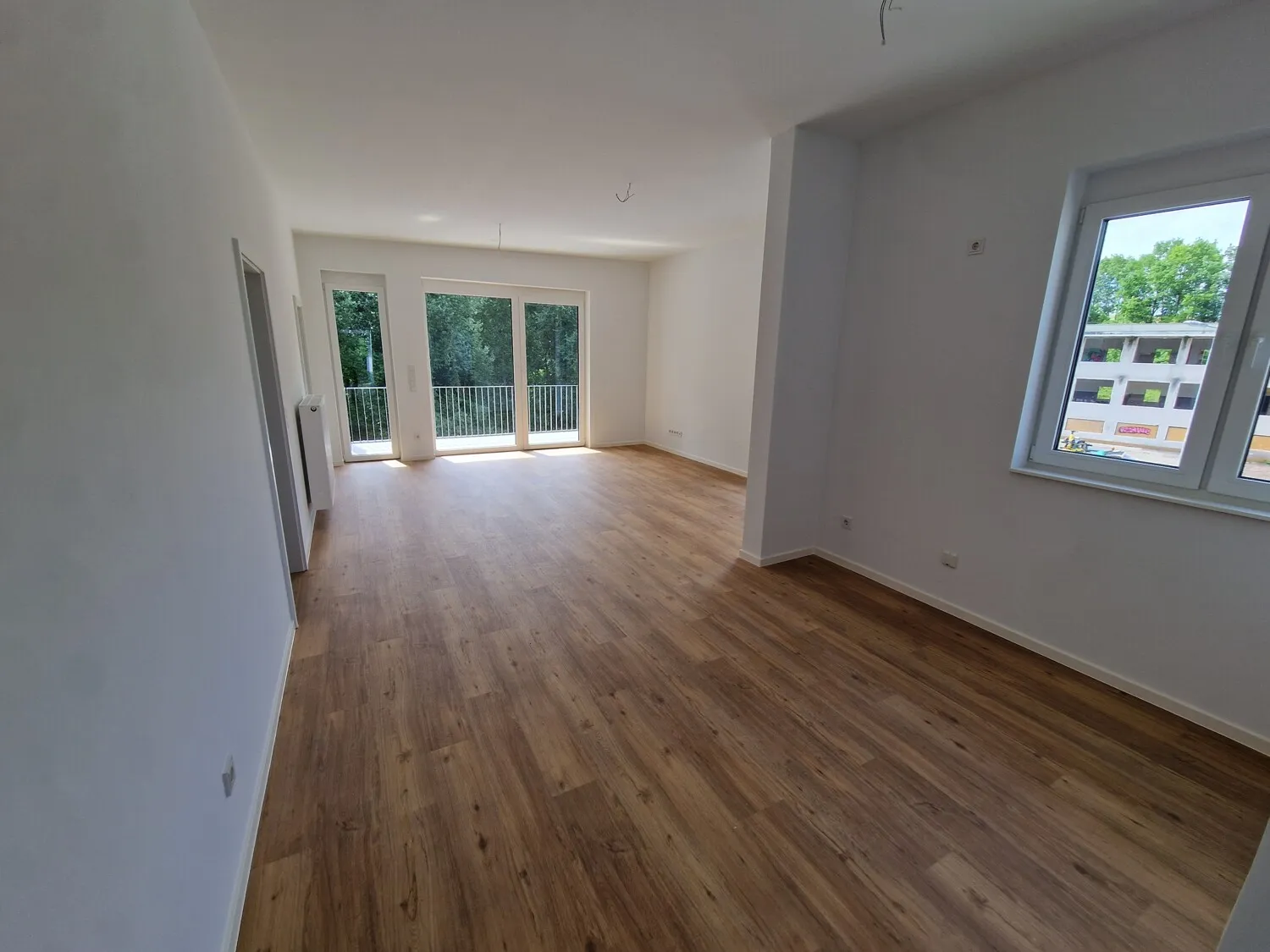 Quartier in den Schloßgärten. Traumhafte Wohnung in wunderschöner Aussichtslage in der Nähe von Limburg.