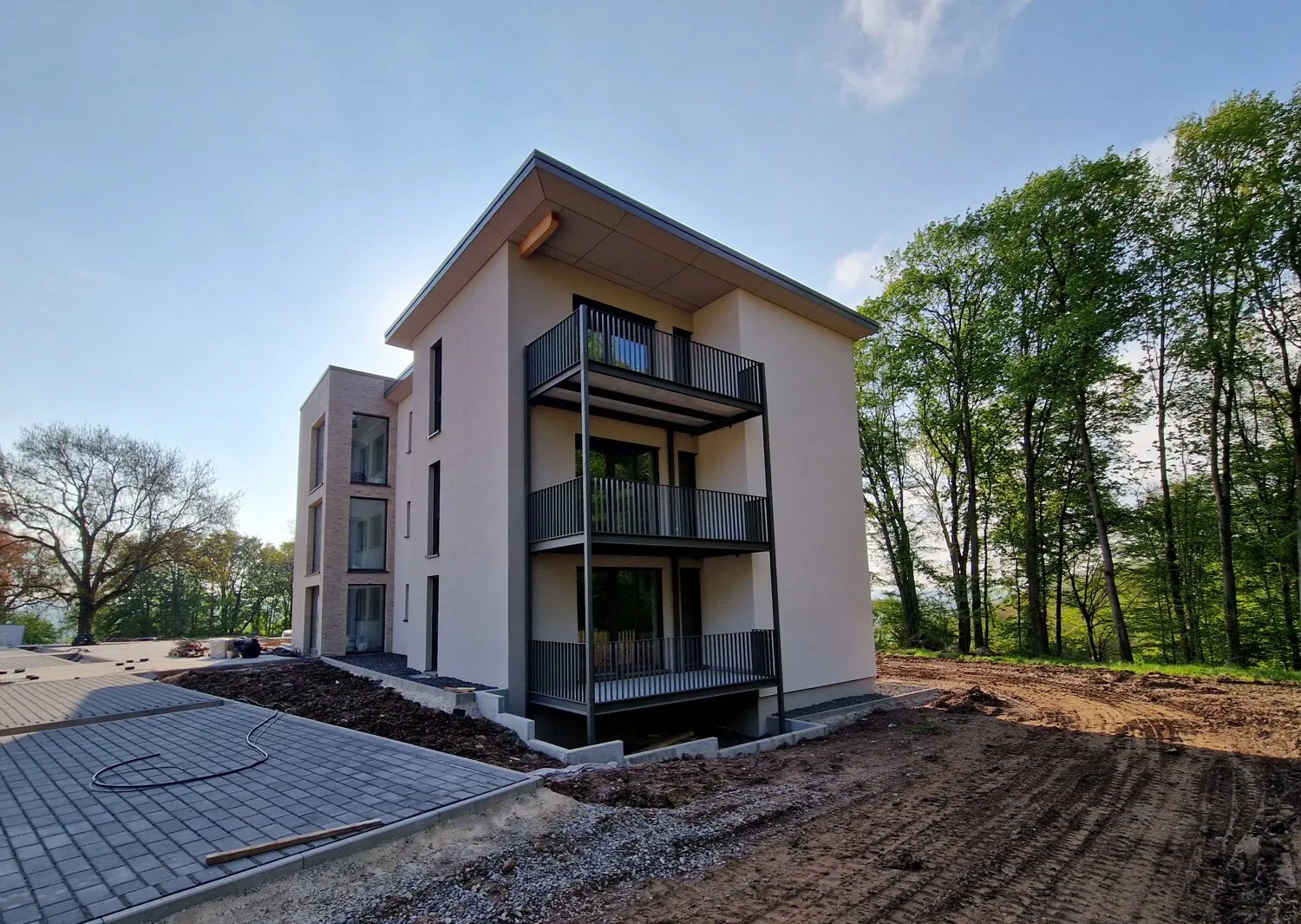Quartier in den Schloßgärten. Traumhafte Wohnung in parkähnlichem Umfeld, 5 min. von Limburg. - Photo 1
