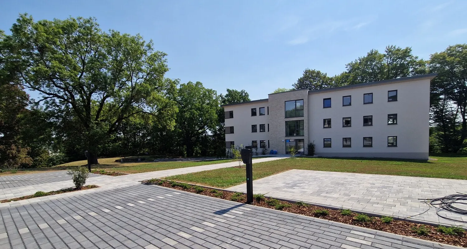 Quartier in den Schloßgärten. Traumhafte Wohnung in wunderschöner Aussichtslage 5 min. von Limburg.
