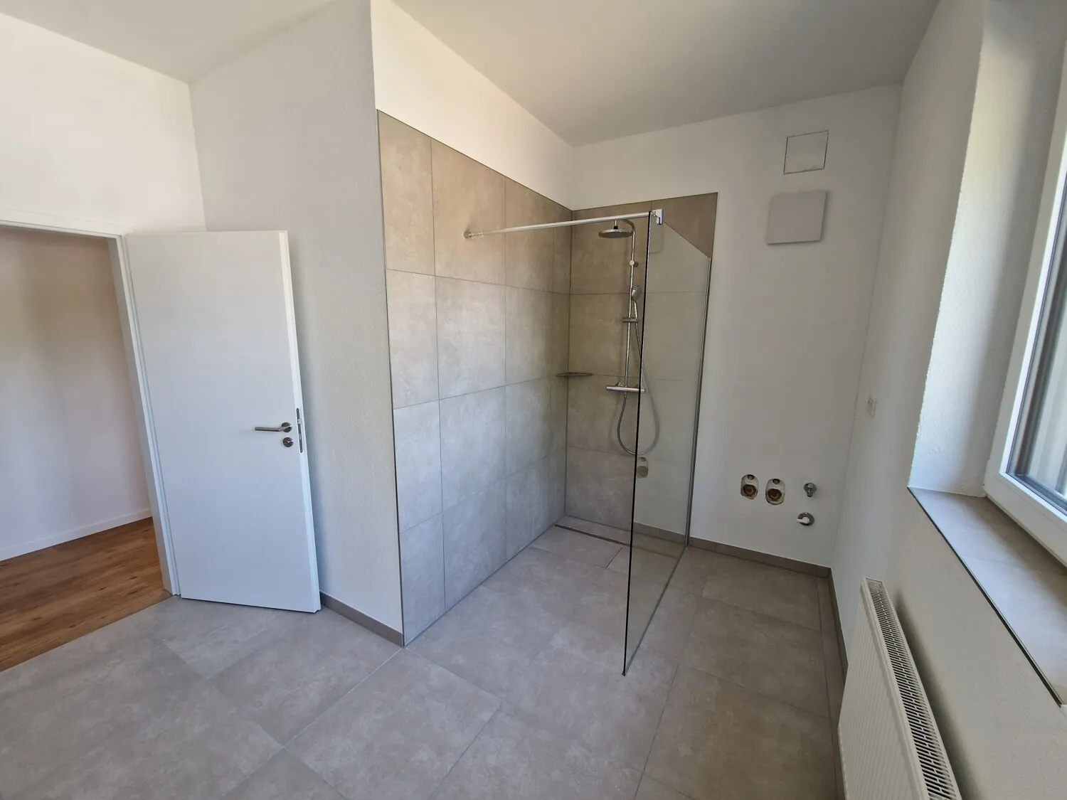 Quartier in den Schloßgärten. Traumhafte Wohnung in wunderschöner Aussichtslage 5 min. von Limburg.