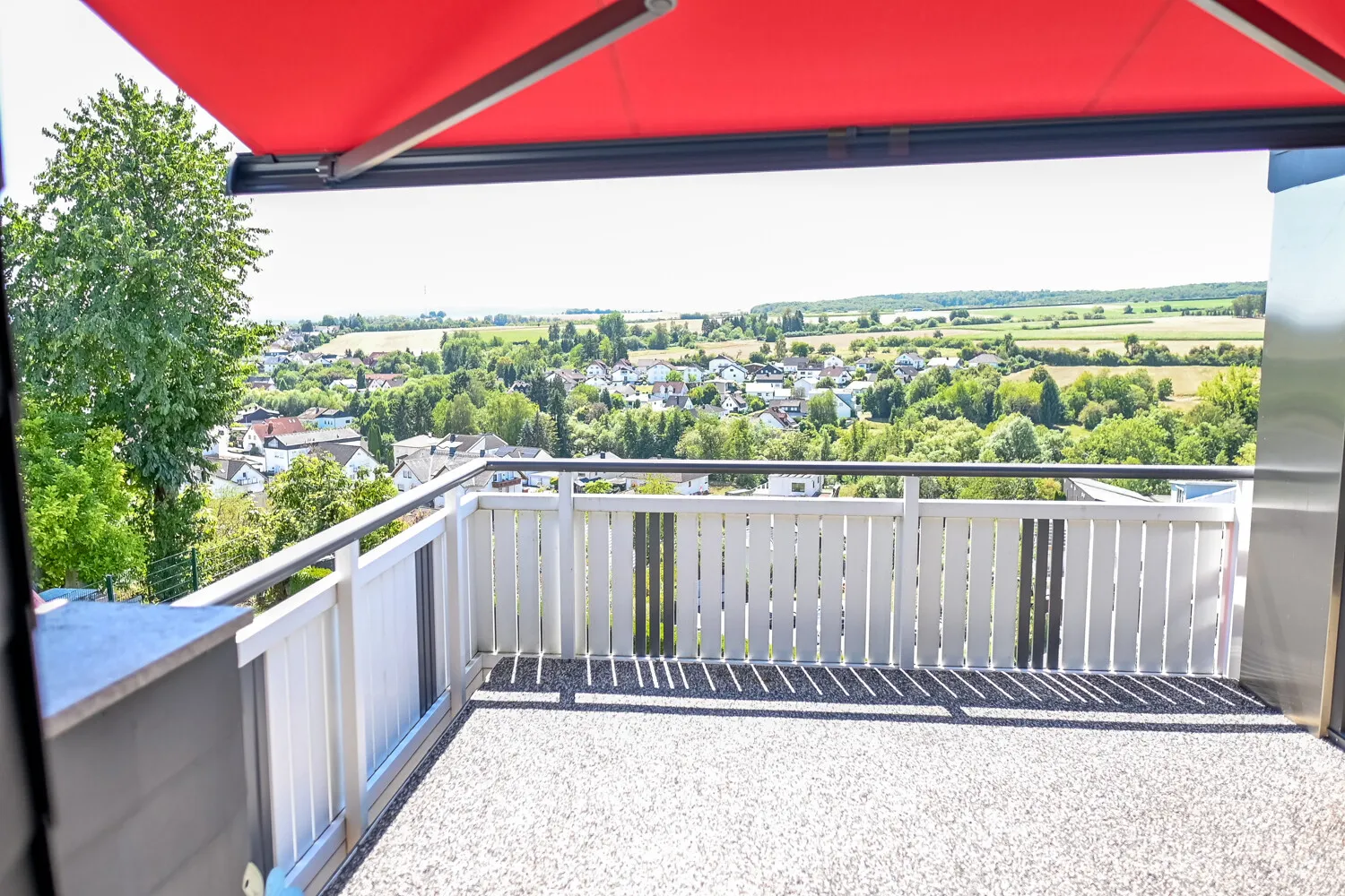 Großzügiges EFH /2FH mit tollem Garten und traumhafter Fernsicht in Bestlage - Nähe Limburg in Elz