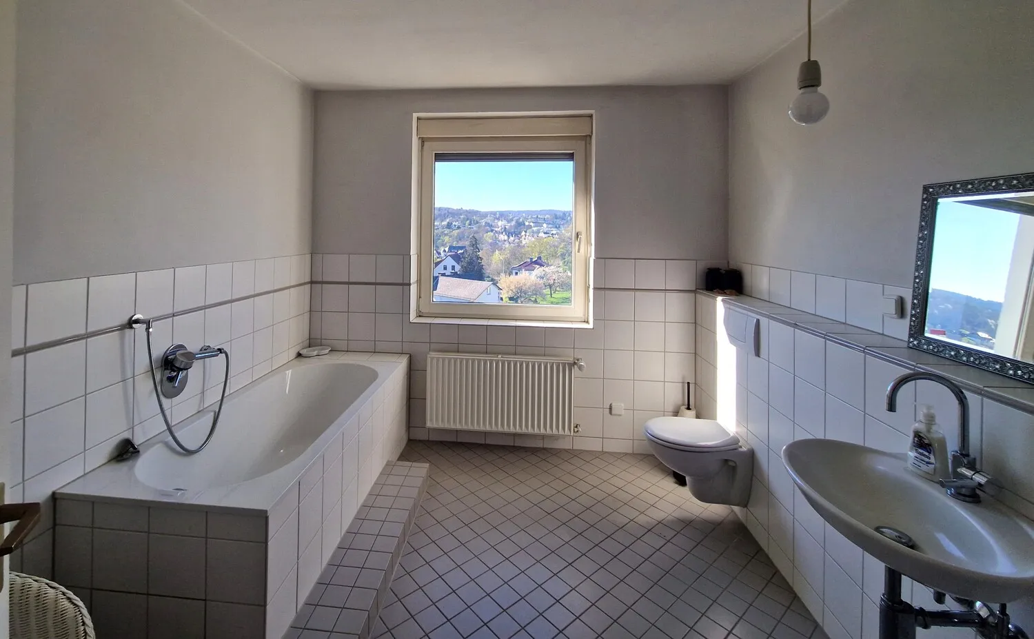 Weilburg. EFH mit 2 Microapp. Nähe Gymnasium.