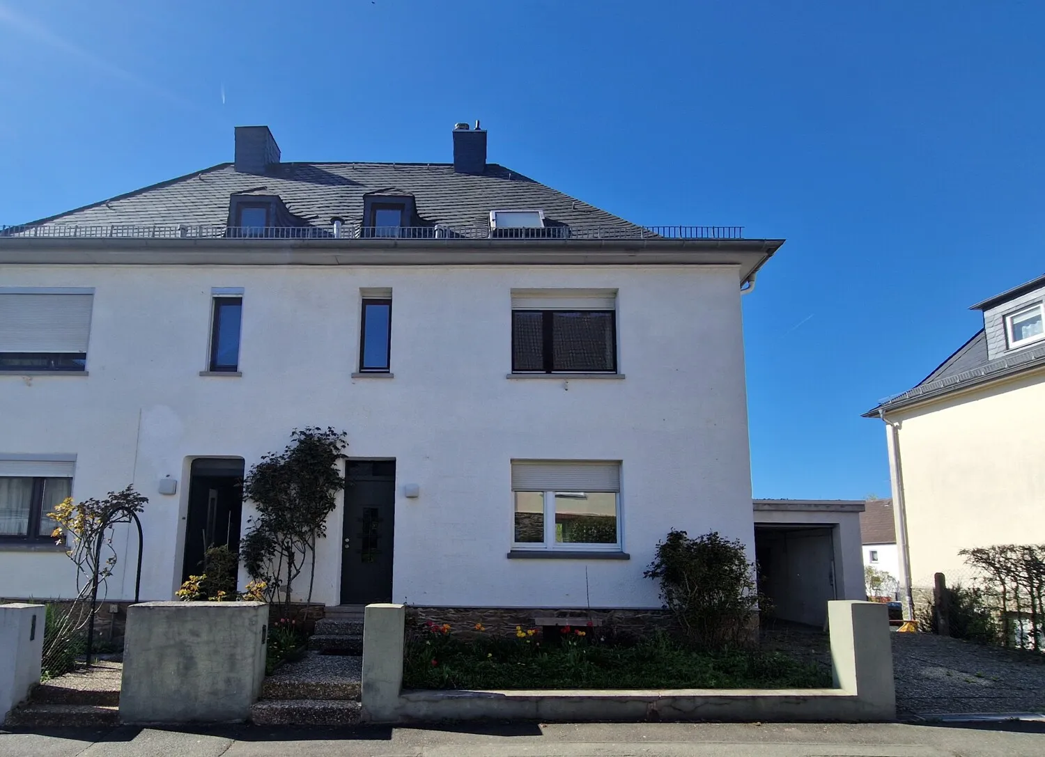 Weilburg. EFH mit 2 Microapp. Nähe Gymnasium.