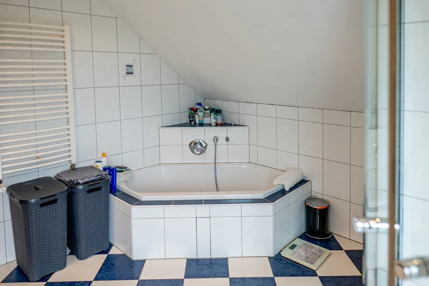 Neuwertiges Einfamilienhaus in sehr schöner und ruhiger Wohnlage von Limburg