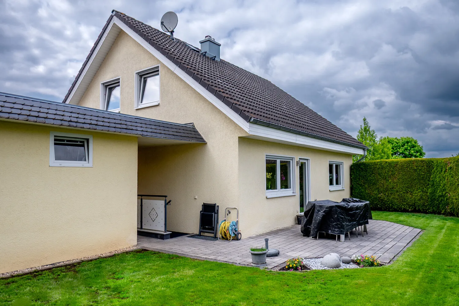 Neuwertiges Einfamilienhaus in sehr schöner und ruhiger Wohnlage von Limburg