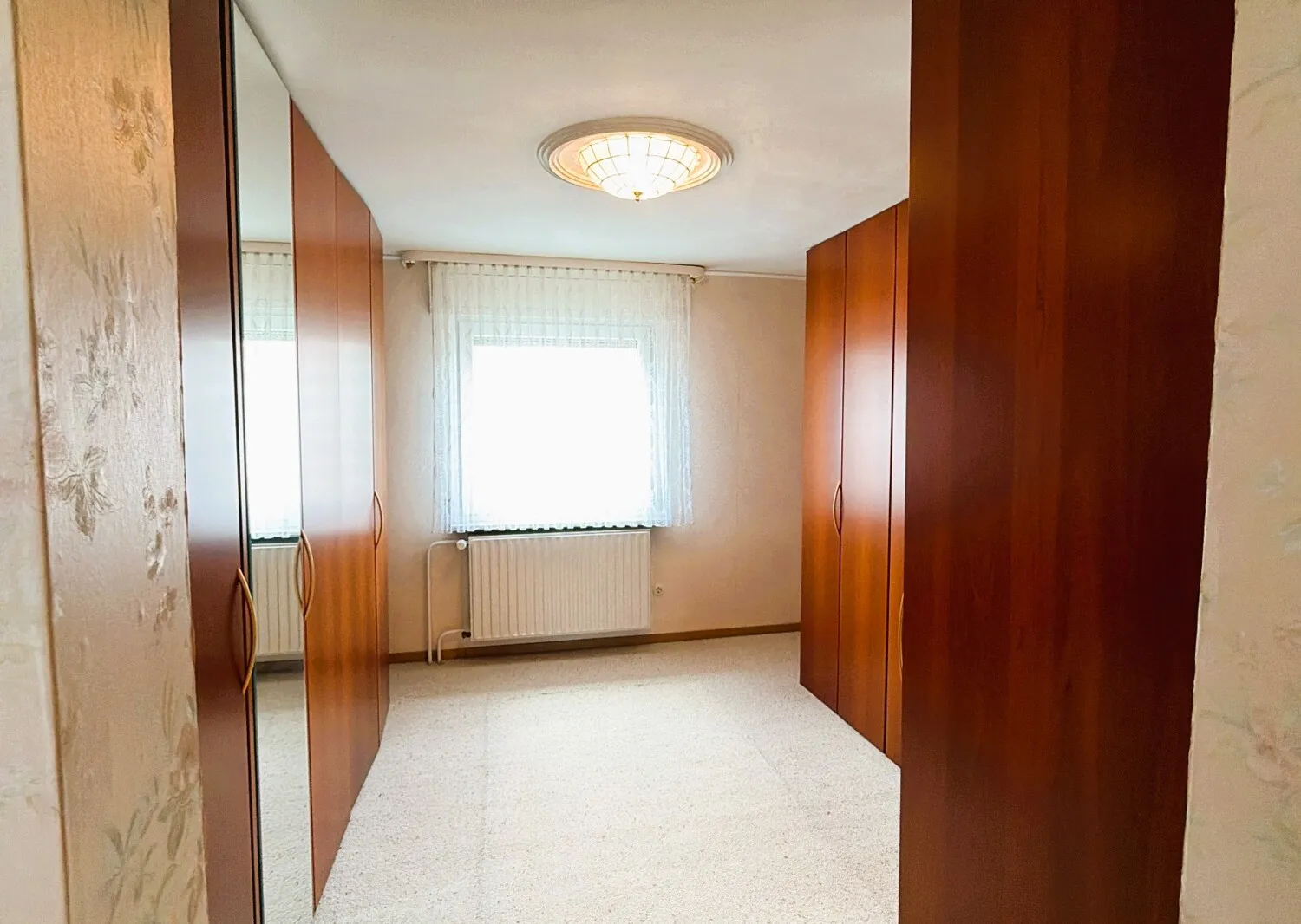 Gepflegtes Einfamilienhaus mit Scheune Nähe Bad Camberg - Selters