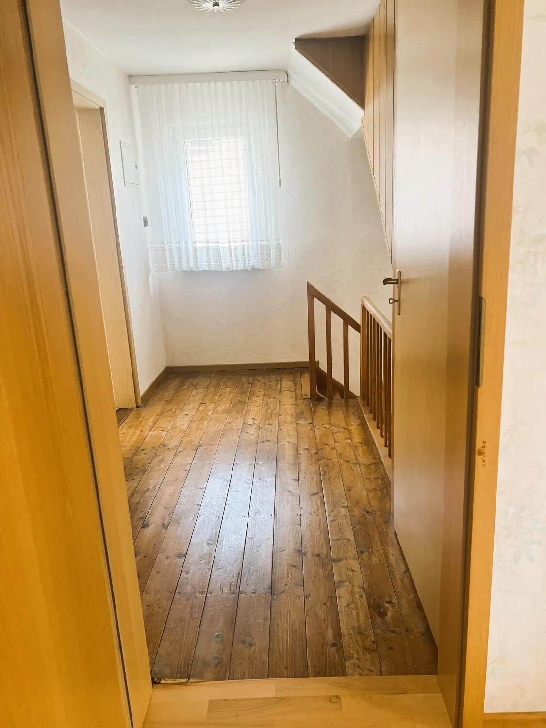 Gepflegtes Einfamilienhaus mit Scheune Nähe Bad Camberg - Selters