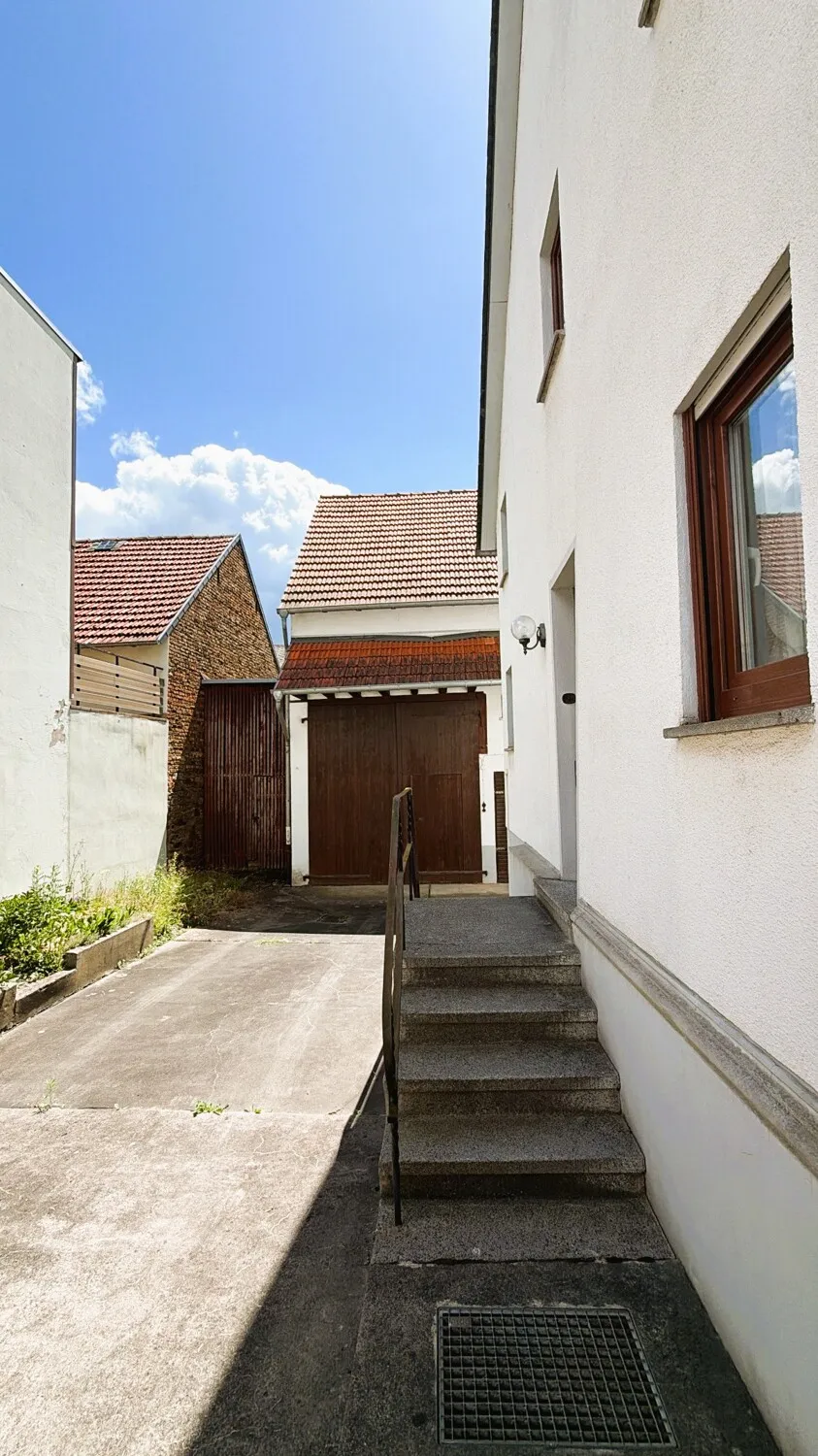 Gepflegtes Einfamilienhaus mit Scheune Nähe Bad Camberg - Selters