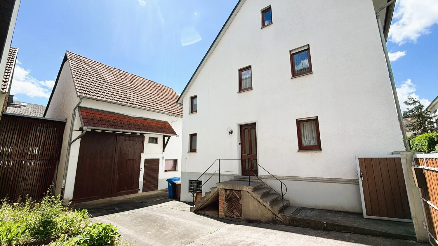 Gepflegtes Einfamilienhaus mit Scheune Nähe Bad Camberg - Selters