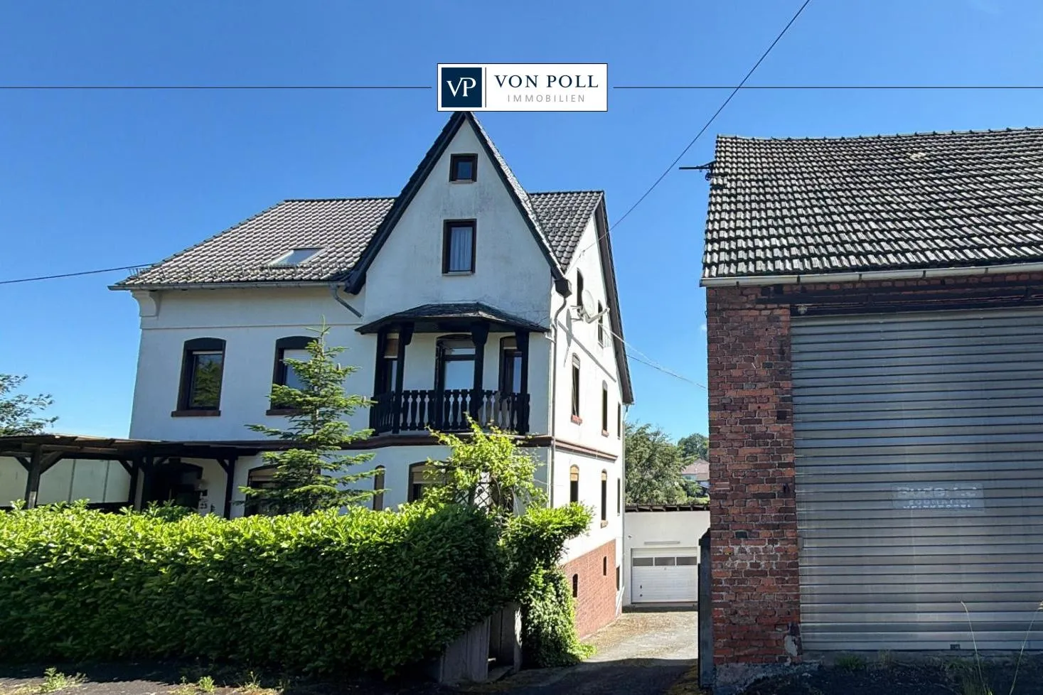 Großzügiges Landhaus mit Nebengebäude und Garagen - Nähe Limburg