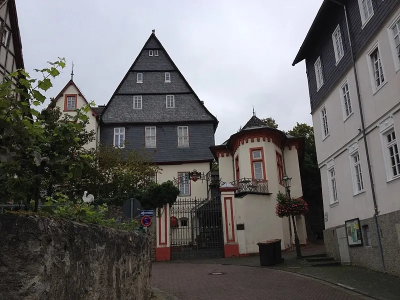 Wohnen Sie in einem Märchenschloss mitten in Diez!
