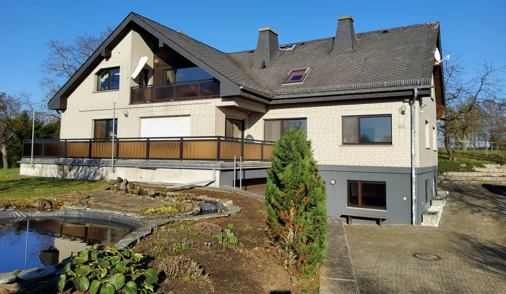 Großzügiges 2-3-Familien-Haus mit hochwertiger Ausstattung und vielen Extras.