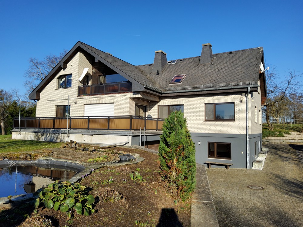 Großzügiges modernes Haus mit hochwertiger Ausstattung und vielen Extras.