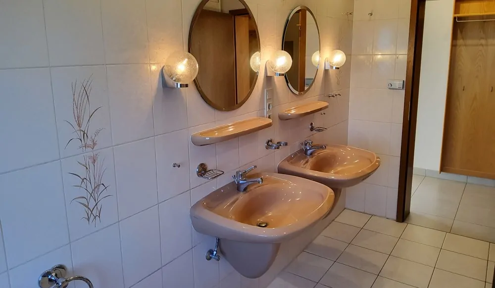 Großzügiges 2-3-Familien-Haus mit hochwertiger Ausstattung und vielen Extras.