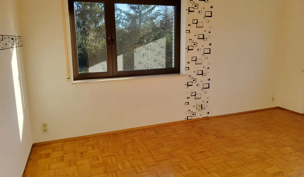 Großzügiges 2-3-Familien-Haus mit hochwertiger Ausstattung und vielen Extras.