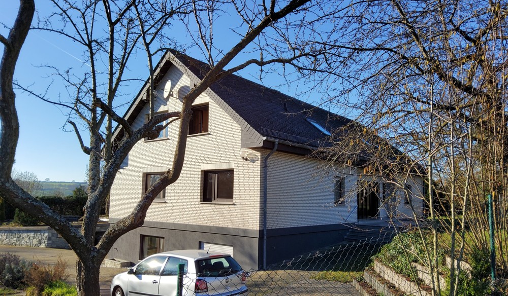 Großzügiges 2-3-Familien-Haus mit hochwertiger Ausstattung und vielen Extras.