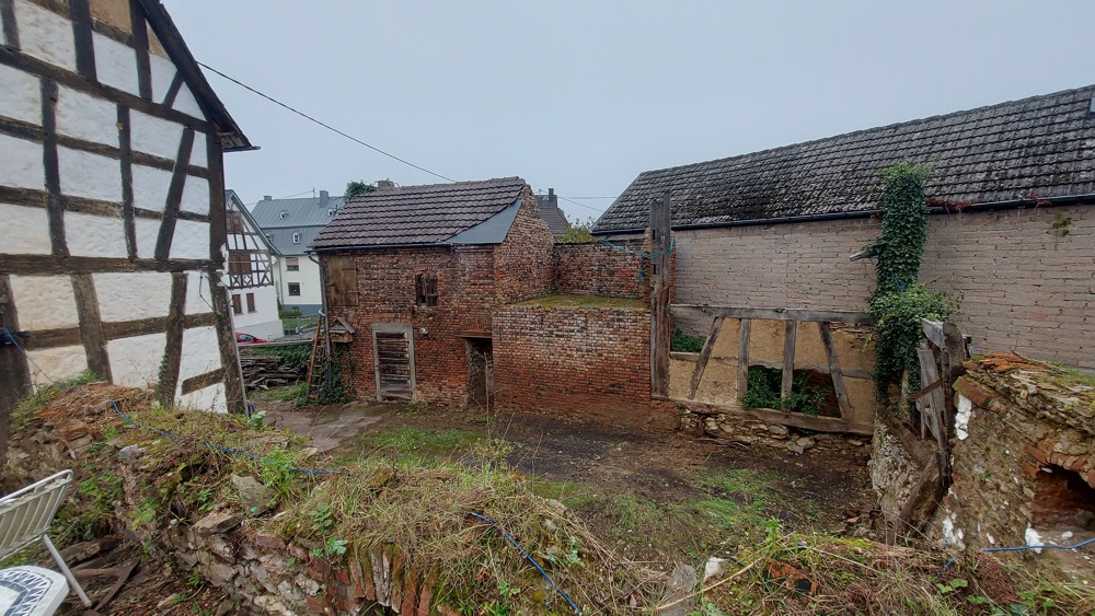 Ca. 350 Jahre altes denkmalgeschütztes Fachwerkhaus in sehr schöner Wohnlage von Altendiez