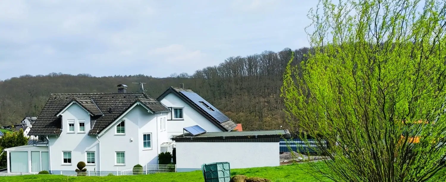 Top DHH in ruhiger Lage mit großem Traumgarten - Nähe Diez und Limburg