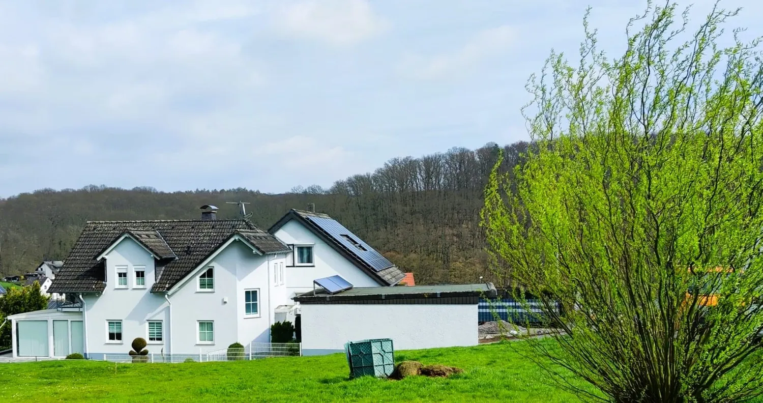 Top semi-detached house in a quiet location with a large dream garden - near Diez and Limburg
