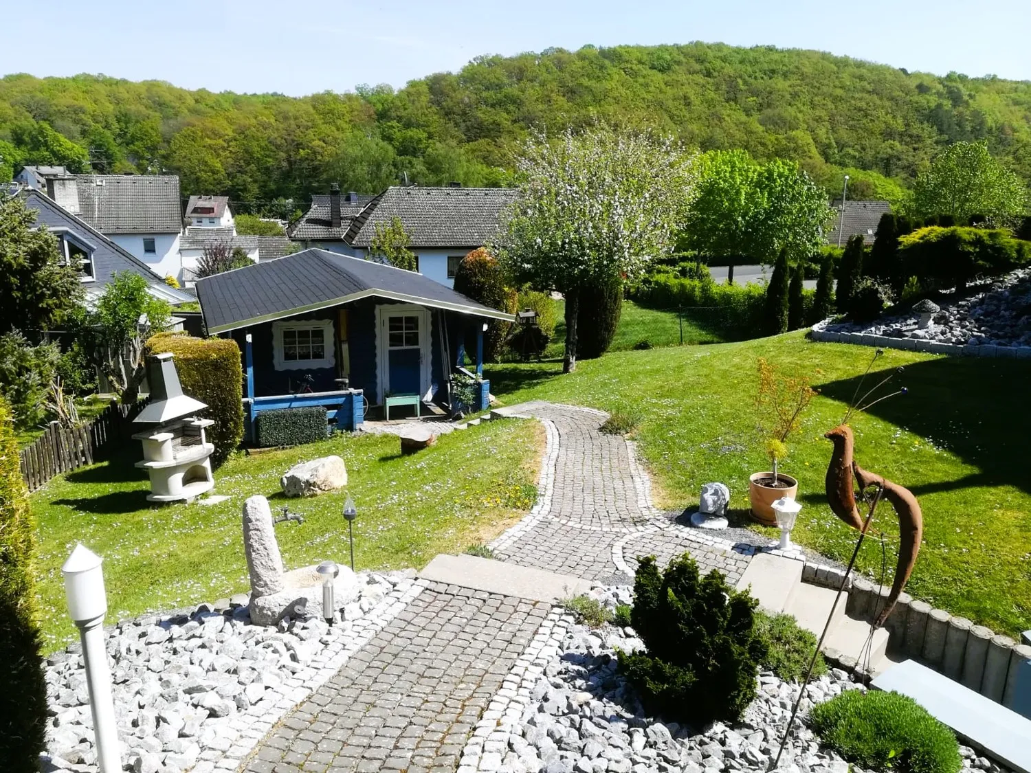 Top semi-detached house in a quiet location with a large dream garden - near Diez and Limburg