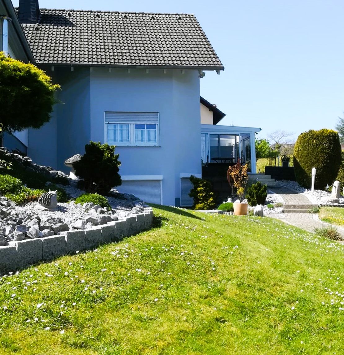 Top DHH in ruhiger Lage mit großem Traumgarten - Nähe Diez und Limburg