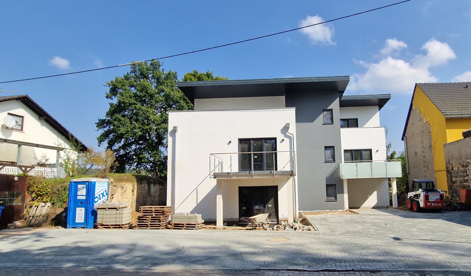 Beselich. Moderne Wohnung mit hochwertiger Ausstattung und Energieeffizienz A.