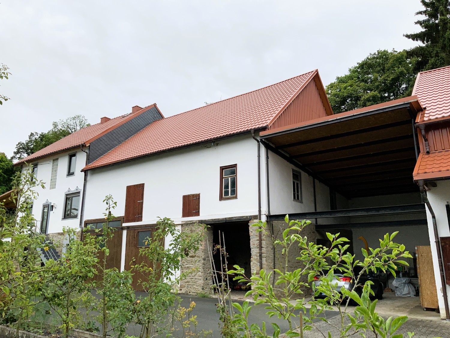 2 Häuser für 2 Familien - Herrlich gepflegtes Landhausensemble in Alleinlage- Bad Camberg / Limburg