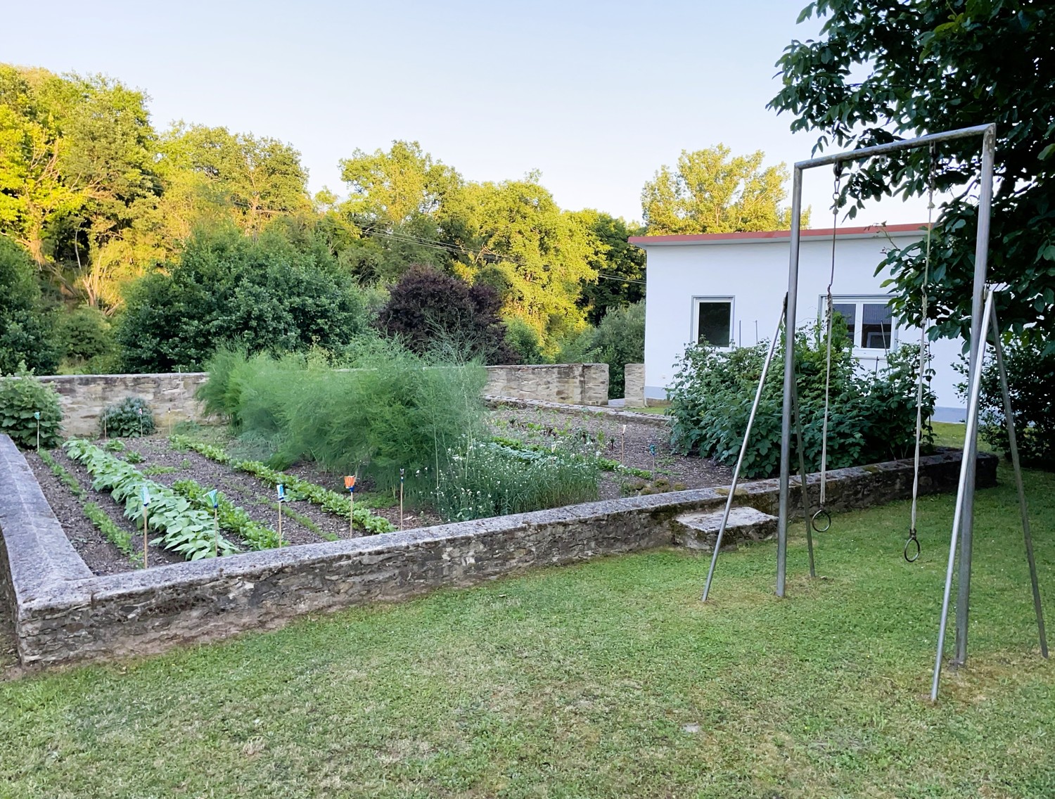 2 Häuser für 2 Familien - Herrlich gepflegtes Landhausensemble in Alleinlage- Bad Camberg / Limburg