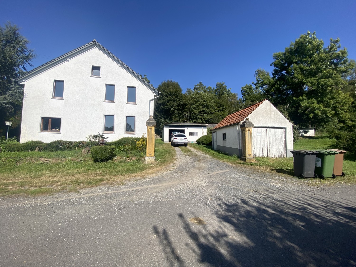 Aussiedlerhof in traumhafter Alleinlage mit großem Grundstück: Wiesen/ Wald/ Teich - Gemünden-Westerburg