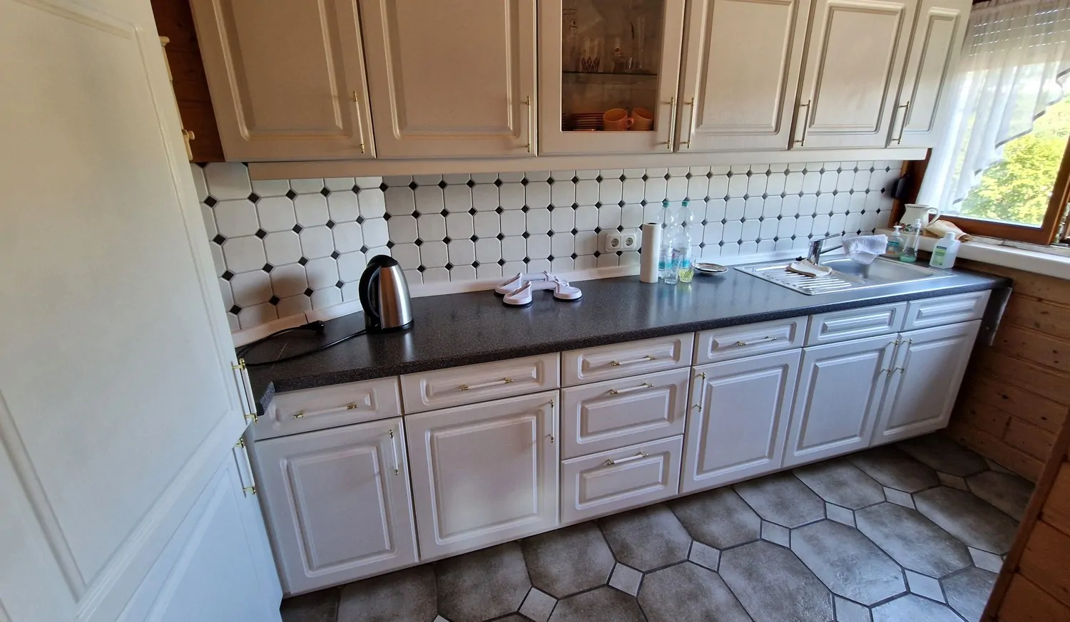 4-Familienhaus mit 6 Garagen - Nähe Limburg- Runkel Zentrum