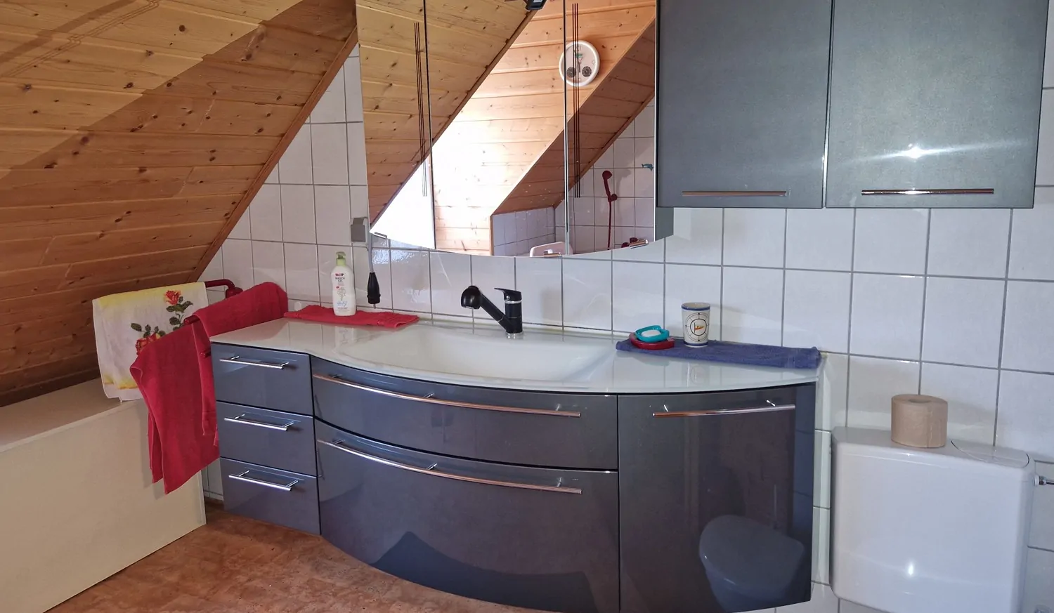 4-Familienhaus mit 6 Garagen - Nähe Limburg- Runkel Zentrum