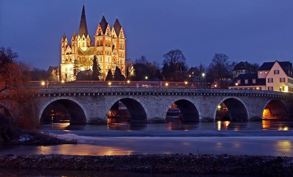 Limburg-Stadt. Wunderschöne Stadtwohnung mit großem Freisitz!