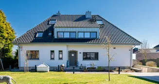 von_poll_real_estate_property_251890121_image_1