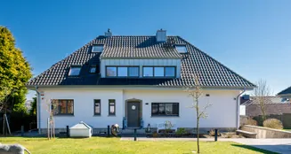 von_poll_real_estate_property_251890121_image_1