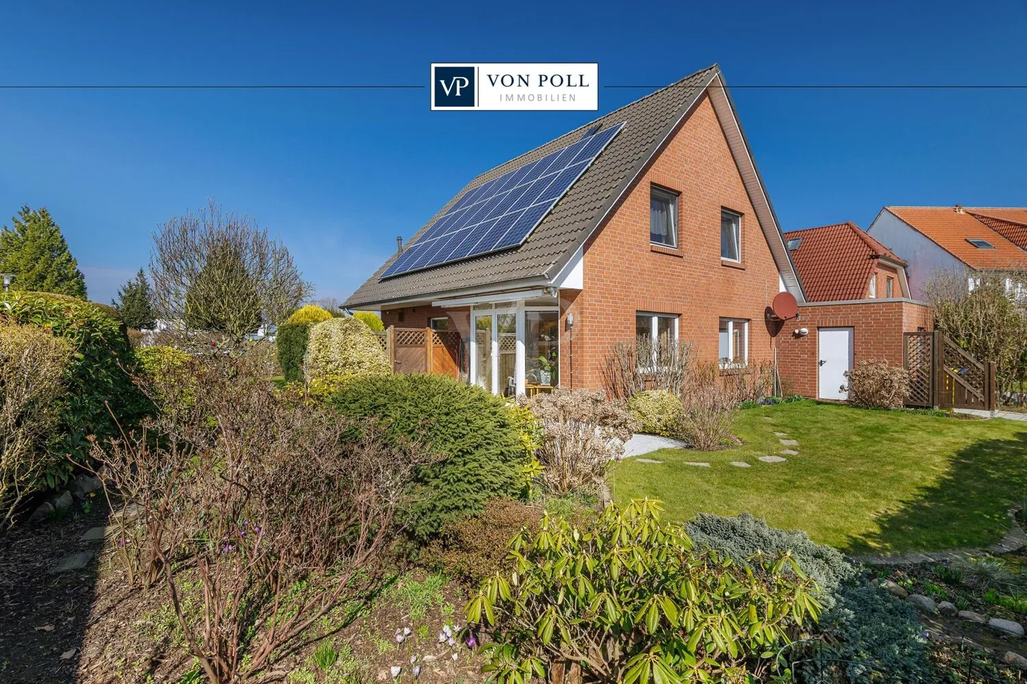 Platz für die ganze Familie: Klinkerhaus mit Photovoltaik und Garage in schönster Ortsrandlage