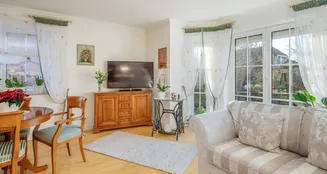 von_poll_real_estate_property_25092054_image_1