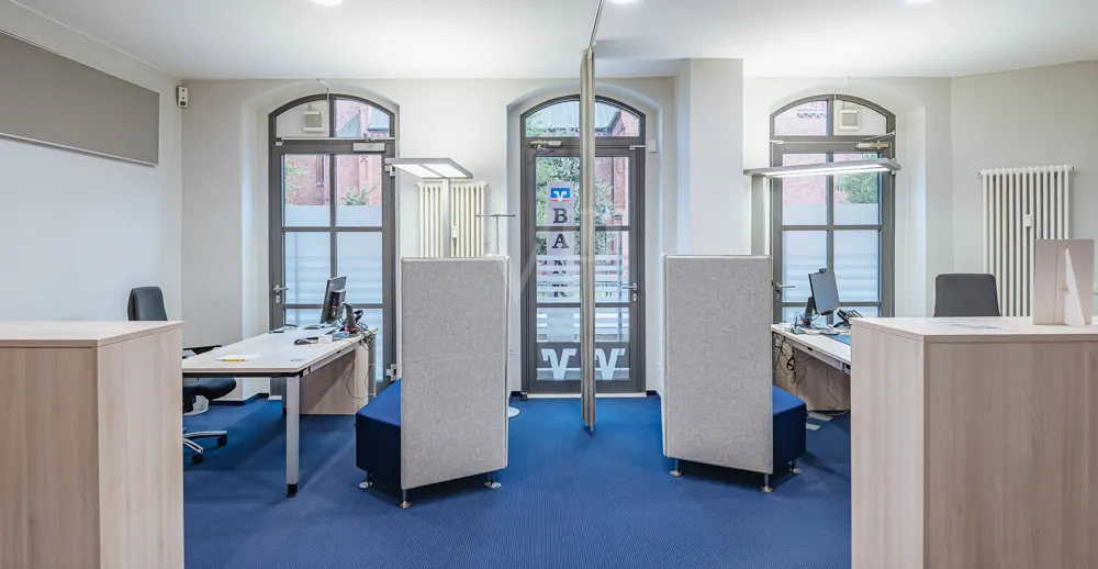 ZENTRALE LAGE IM OSTSEEBAD WARNEMÜNDE I STILVOLLE & BARRIEREFREIE LADEN-/GEWERBE-/PRAXISFLÄCHE IN WERBEWIRKSAMER TOPLAGE