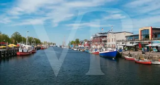 von_poll_real_estate_property_24092011_image_0